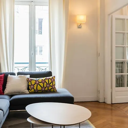 Апартаменты Beautiful & Bright Near Pigalle
