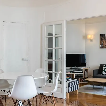 Beautiful & Bright Near Pigalle * Париж